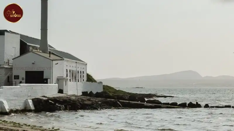 Bowmore-1779-distillery